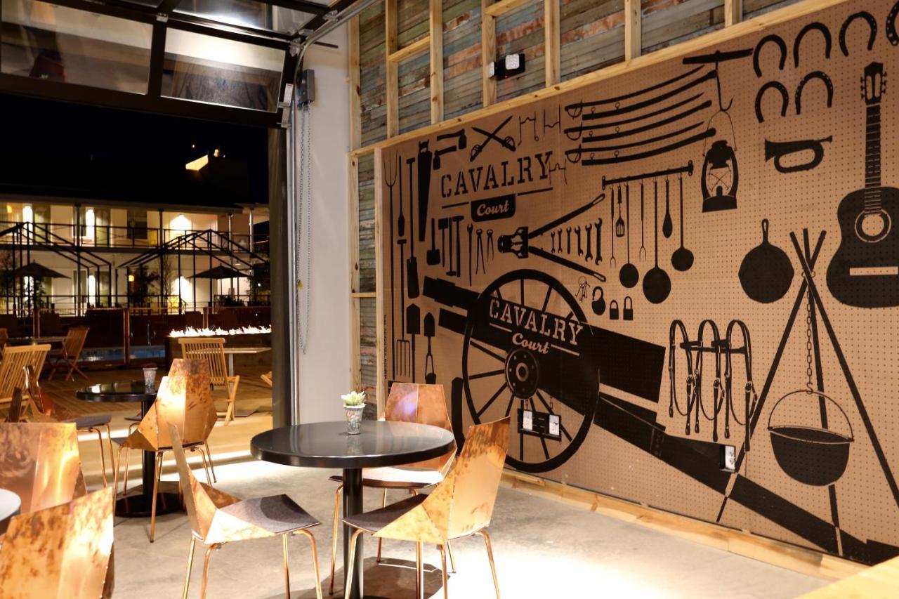 Cavalry Court, By Valencia Hotel Collection College Station Bagian luar foto
