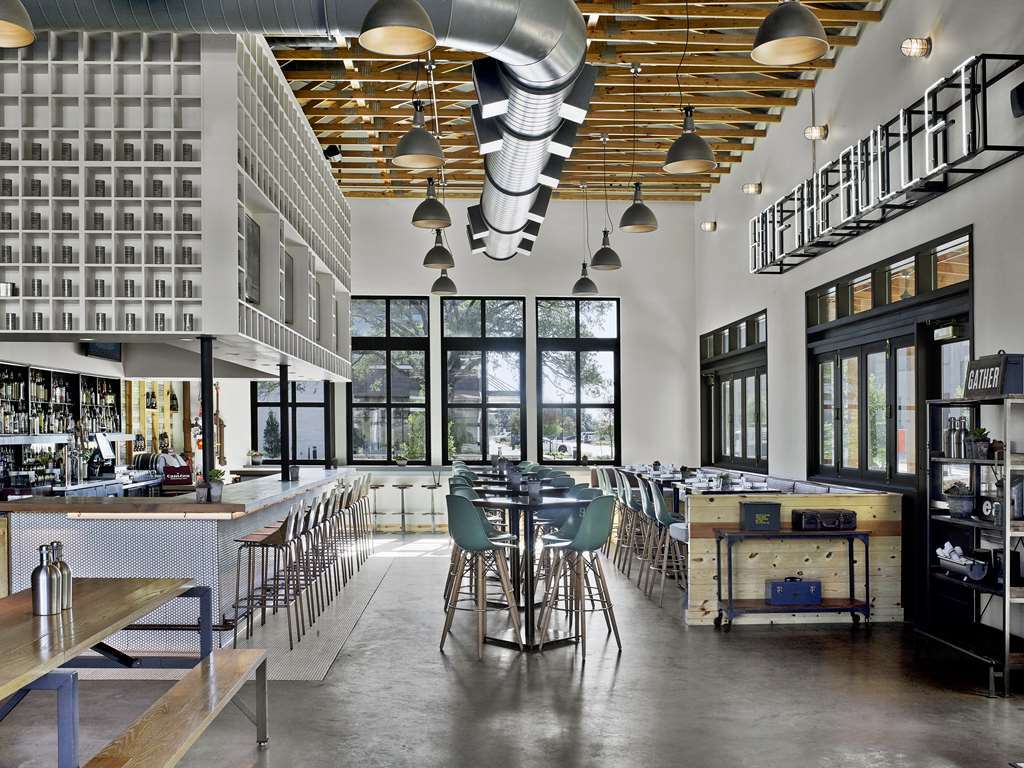 Cavalry Court, By Valencia Hotel Collection College Station Restoran foto