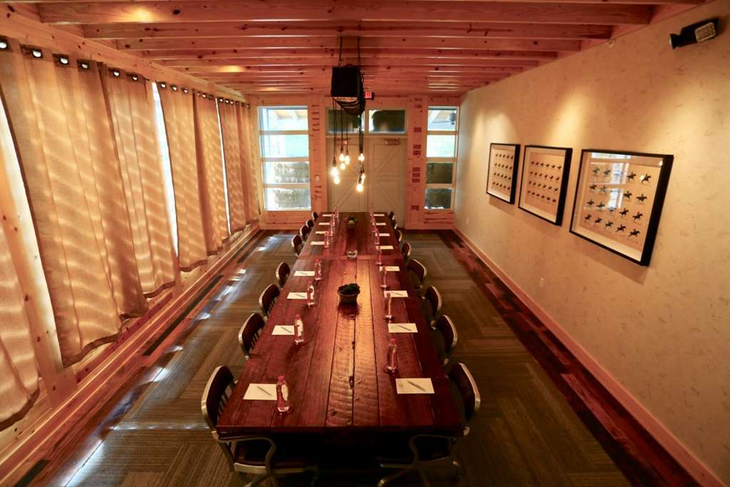 Cavalry Court, By Valencia Hotel Collection College Station Fasilitas foto